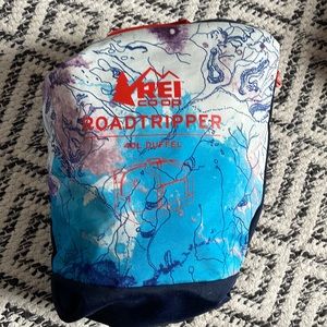 REI ROADTRIPPER DUFFEL BAG